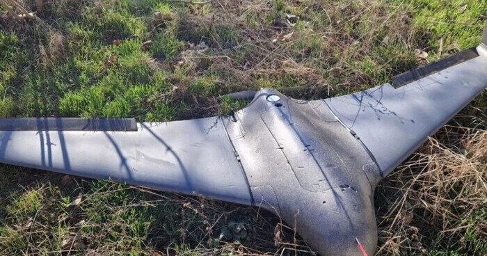 Окупантами було здійснено удар безпілотником по центральній зоні Харкова, внаслідок чого постраждав багатоквартирний житловий будинок.