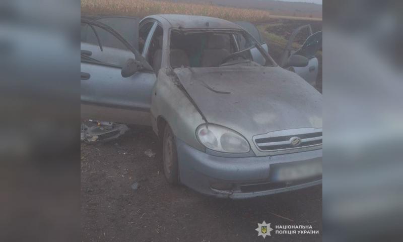 У Харківській області стався трагічний інцидент: FPV-дрон, що використовує оптоволоконні технології, здійснив атаку на автомобіль Lanos, внаслідок чого загинув чоловік.