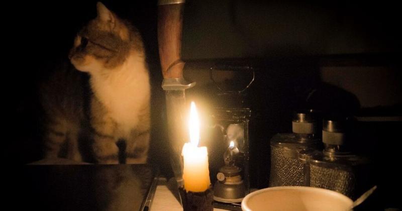 Росія знову здійснила удари по енергоінфраструктурі: без електрики залишилися вся Донеччина, а також частини Запорізької, Харківської та Чернігівської областей, - повідомляє Міністерство енергетики.