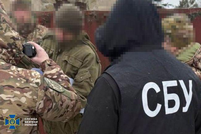 Служба безпеки України та Державне бюро розслідувань затримали лісничого, який надав допомогу бойовикам з 