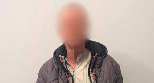 У Харкові затримали агресивного молодика, який розбив пляшку об голову іншого чоловіка і залишив його в безпорадному стані.