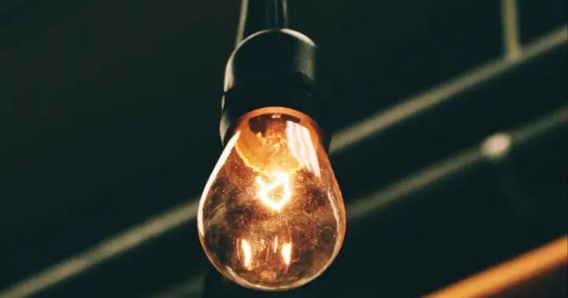 Внаслідок обстрілів ворога вісім областей залишилися без електропостачання, повідомляє Міністерство енергетики.