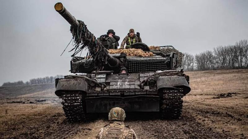 На лінії фронту відбулося близько ста зіткнень за добу, найбільш напружена ситуація спостерігається поблизу Покровська, повідомляє Генеральний штаб.