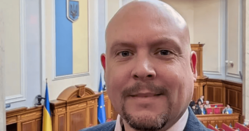 Британського парламентаря підозрюють у сексуальних домаганнях до української перекладачки.