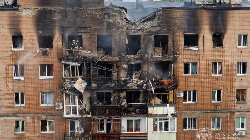 Масштабний удар по Харкову: три особи загинули, 17 отримали поранення, численні руйнування.