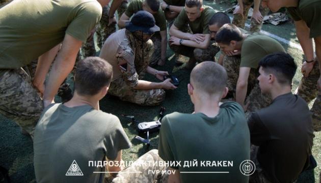 Бійці спецпідрозділу ГУР Kraken організували навчання для учнів ліцею Богуна.