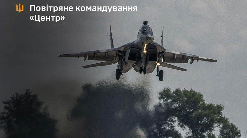 Російські сили здійснили напад на Україну, використавши ракету та 85 безпілотників, з яких 49 цілей були успішно нейтралізовані.