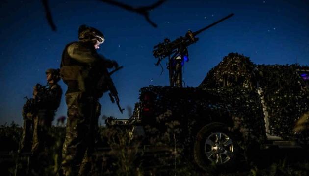 Сили протиповітряної оборони перехопили 49 з 85 дронів, якими російські війська здійснювали атаки на Україну з вечора.