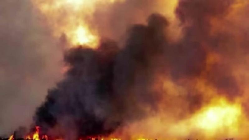 Харків зазнав нападу російських безпілотників: в місті прогримів вибух, що спричинив пожежу.