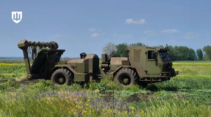 Машина, яку передала Данія, вже розчистила більше 560 гектарів території Харківської області від мін.