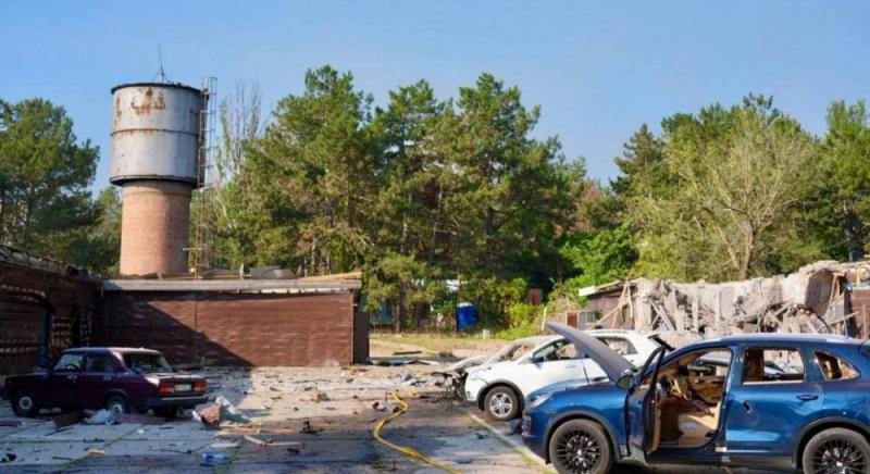 Російські військові здійснили авіаудари по Запорізькому району, внаслідок чого є жертви та постраждалі.