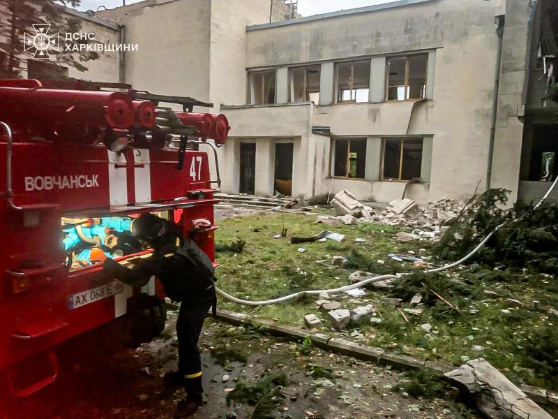 Після обстрілу Старосалтівської громади вдалося ліквідувати пожежу: рятувальники продемонстрували результати своєї роботи - Новини Весь Харків.