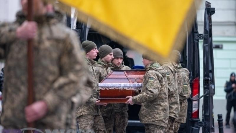Сьогодні на Львівщині з військовими почестями поховають дев'ятьох Захисників (фото)