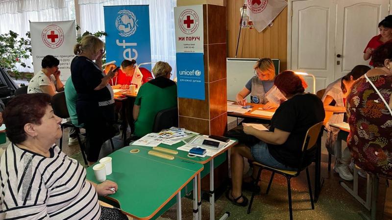 УЧХ запропонує фінансову підтримку для зареєстрованих евакуйованих у торговому центрі Лозова.