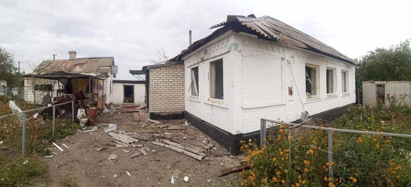 Внаслідок обстрілів, здійснених окупантами на території Харківщини, одна особа загинула, а ще одна отримала поранення - повідомляють новини Весь Харьков.