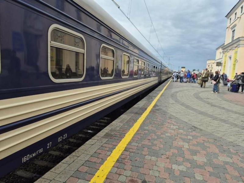 Російські війська атакували залізничну інфраструктуру, що призвело до затримок у русі потягів у Харкові.