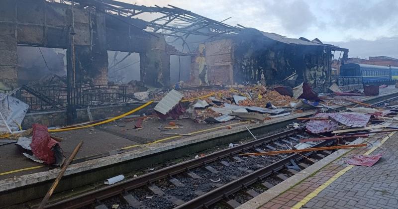 Росія знову завдала удару по залізничній інфраструктурі: оприлюднені нові фотографії.