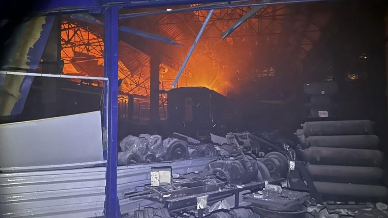 Ворог вдруге за годину повномасштабного конфлікту здійснив напад на приміське депо в Дніпрі.