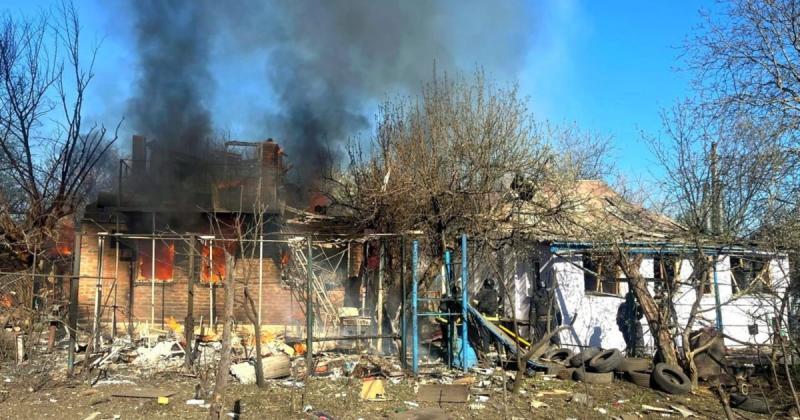 У Харківській області через удар російських безпілотників виникли пожежі, один чоловік отримав травми, повідомляє Державна служба з надзвичайних ситуацій.