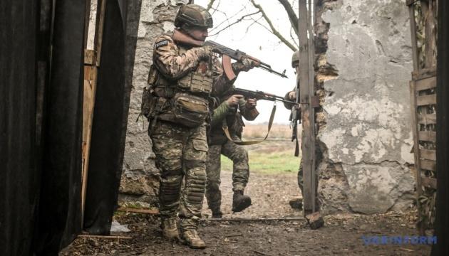 У Куп'янську оточено приблизно 200 російських військових, а процес визволення міста здійснюється обережно, повідомляють Сили оборони.