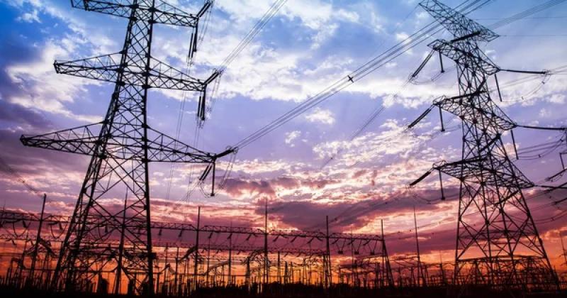 Росія не припиняє обстрілювати енергетичні об'єкти: без електрики залишилися споживачі в п'яти регіонах.