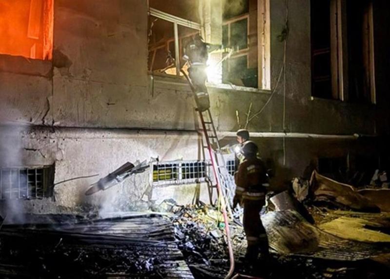 Харків піддався атаці безпілотників: в місті спалахнули пожежі та відбулися руйнування.