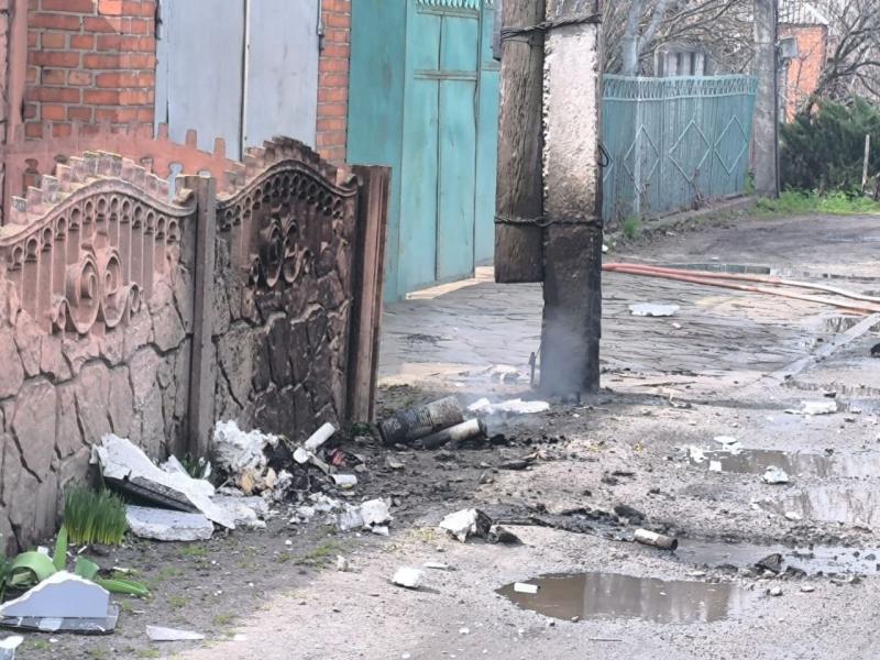 Російські війська продовжують завдавати ударів безпілотниками по Золочівській громаді, внаслідок чого постраждали житлові будинки та енергетична інфраструктура - Новини Весь Харків.