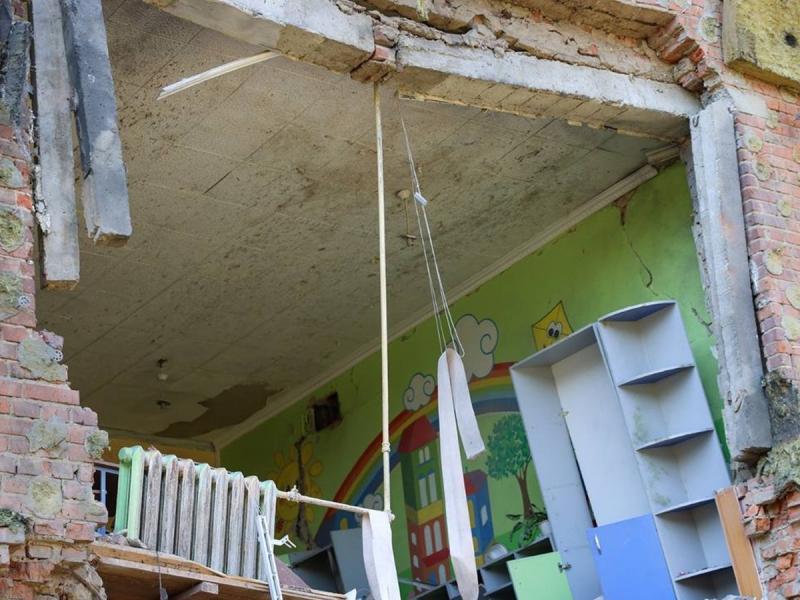 Палають будівлі, знищені цілі райони, є жертви та багато поранених: Росія не припиняє інтенсивні обстріли України.