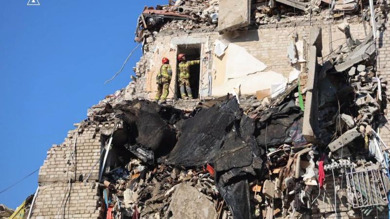 У Києві десять осіб досі не відповідають на дзвінки після атаки, що сталася позаминулої ночі, повідомив Зеленський.
