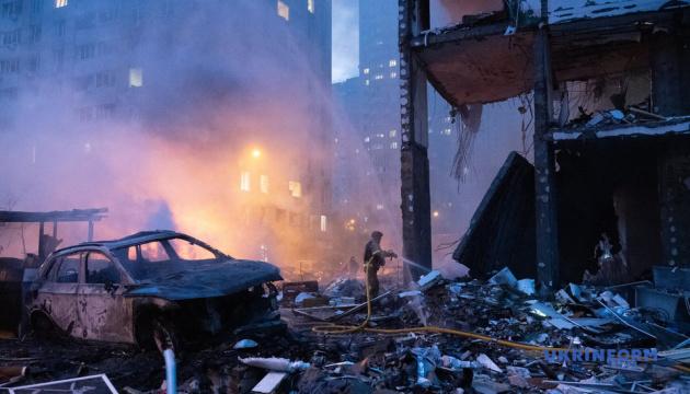 У Києві після удару з боку Росії зафіксовано пошкодження на більш ніж 20 об'єктах, повідомив Кулеба.