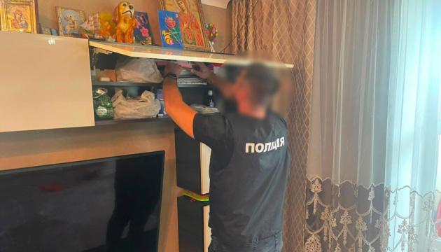 У Дніпропетровській області група осіб незаконно заволоділа приблизно ₴2,4 мільйона, призначеними для придбання дров для військового підрозділу.