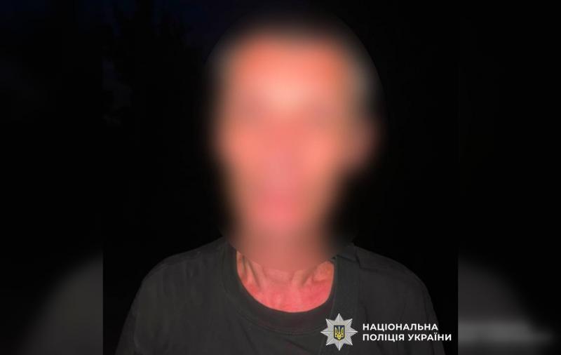 У Харківській області нетверезий чоловік наніс ножові травми двом жителям цього регіону.