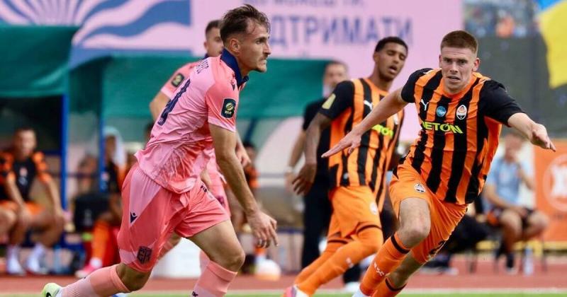 Шахтар здобув впевнену перемогу над Вересом з рахунком 3:0, повернувши собі статус лідера в УПЛ: вражаючі голи від Матвієнка та Енріке!